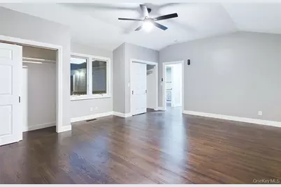 115 Clinton Avenue, Patchogue, NY 11772 - Photo 28