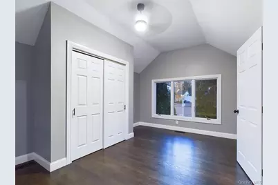 115 Clinton Avenue, Patchogue, NY 11772 - Photo 14