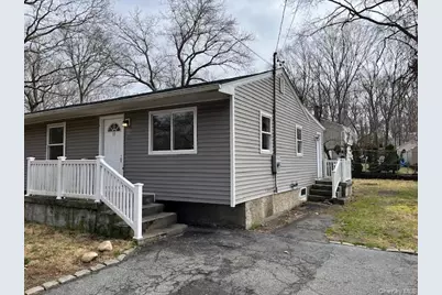 53 Hawkins Avenue, Medford, NY 11763 - Photo 2