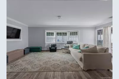 34 Hedge Lane, Westbury, NY 11590 - Photo 10