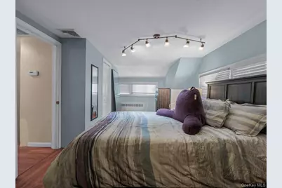 34 Hedge Lane, Westbury, NY 11590 - Photo 16