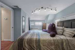 34 Hedge Ln, Westbury, NY 11590 - Photo 16