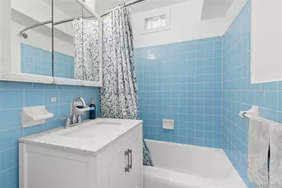 4601 39th Avenue #509, Sunnyside, NY 11104 - Photo 6