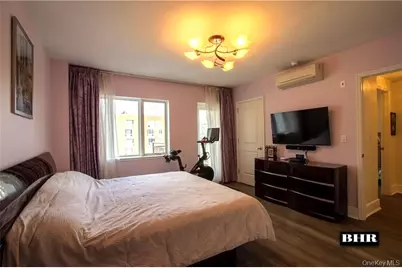 3435 Guider Avenue #5A, Brooklyn, NY 11235 - Photo 4