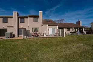 240 Pond View Ln, Smithtown, NY 11787 - Photo 26