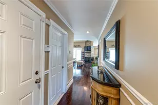 240 Pond View Ln, Smithtown, NY 11787 - Photo 2