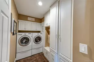 240 Pond View Ln, Smithtown, NY 11787 - Photo 14