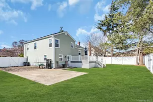 25 Young St, West Babylon, NY 11704 - Photo 22