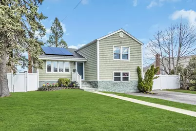 25 Young Street, West Babylon, NY 11704 - Photo 2