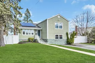 25 Young St, West Babylon, NY 11704 - Photo 2