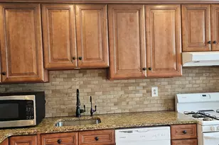 18 Village Ml, Haverstraw, NY 10927 - Photo 4