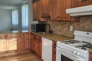 18 Village Ml, Haverstraw, NY 10927 - Photo 6