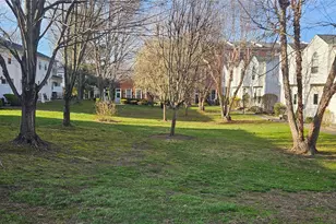 18 Village Ml, Haverstraw, NY 10927 - Photo 2