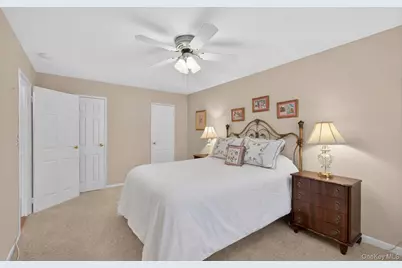 1 Toms Point Lane #3C, Port Washington, NY 11050 - Photo 2