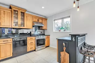 36 N Morris Ave, Farmingville, NY 11738 - Photo 4