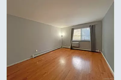 26 Hillside Terrace #F, White Plains, NY 10601 - Photo 8