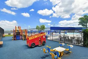 162-01 Powells Cove Blvd, Whitestone, NY 11357 - Photo 12