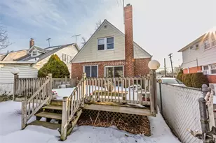 39 Stewart St, Floral Park, NY 11001 - Photo 20