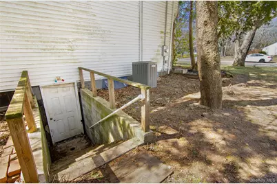 26 Lovell Road, Hampton Bays, NY 11946 - Photo 6