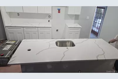 8 Dee Place, Huntington Station, NY 11746 - Photo 28