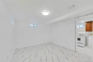 194-19 115th Rd, Saint Albans, NY 11412 - Photo 32