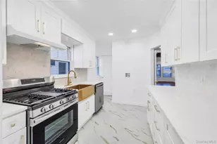 194-19 115th Rd, Saint Albans, NY 11412 - Photo 14