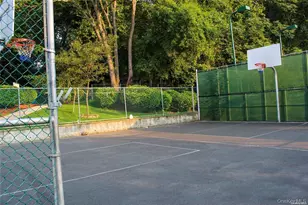 73-27 263rd St, Glen Oaks, NY 11004 - Photo 10