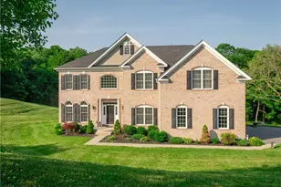 38 Melanie Ln, Hopewell Junction, NY 12533 - Photo 2