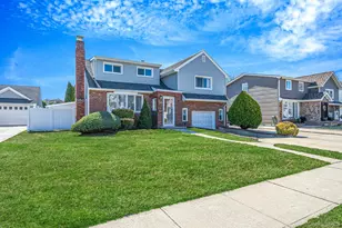 12 Rutland Rd, Massapequa, NY 11758 - Photo 2