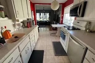 54 Camden Pl, New Hyde Park, NY 11040 - Photo 4