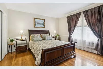 449 S 1st Street, Lindenhurst, NY 11757 - Photo 18