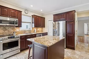 449 S 1st St, Lindenhurst, NY 11757 - Photo 10