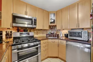 1376 Midland Ave, Bronxville, NY 10708 - Photo 4