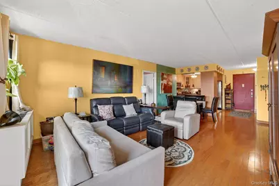 1376 Midland Ave #810, Bronxville, NY 10708 - Photo 14