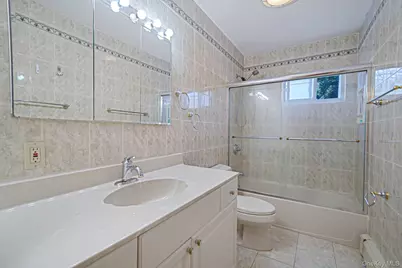 18 Wendorf Court, North Babylon, NY 11703 - Photo 38