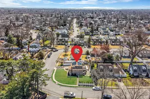 18 Wendorf Ct, North Babylon, NY 11703 - Photo 2