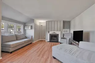 1002 Holly Stream Ct, Brewster, NY 10509 - Photo 4