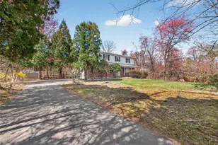 8 Ravenna Dr, Pomona, NY 10970 - Photo 2