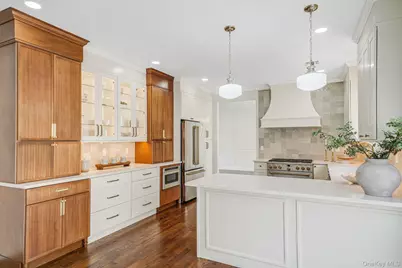 106 Fairway View Drive #106, Commack, NY 11725 - Photo 8