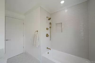 106 Fairway View Drive #106, Commack, NY 11725 - Photo 34