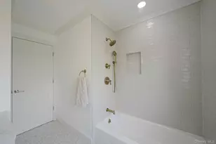 106 Fairway View Dr, Commack, NY 11725 - Photo 34