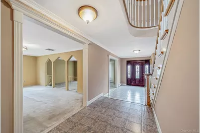 151 Wedgewood Drive, Hauppauge, NY 11788 - Photo 28