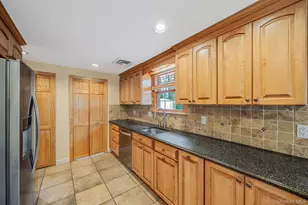 151 Wedgewood Dr, Hauppauge, NY 11788 - Photo 24