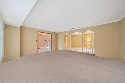 151 Wedgewood Drive, Hauppauge, NY 11788 - Photo 18