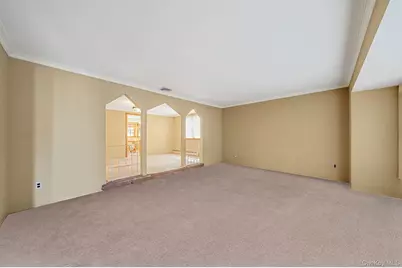 151 Wedgewood Drive, Hauppauge, NY 11788 - Photo 16