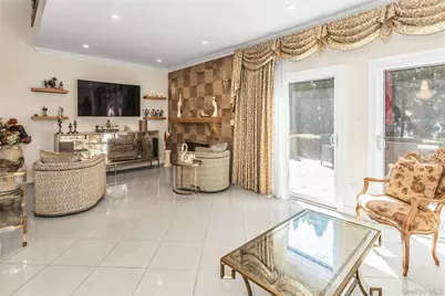 156 Southgate Circle, Massapequa Park, NY 11762 - Photo 14