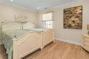 156 Southgate Cir, Massapequa Park, NY 11762 - Photo 24