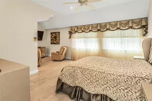 156 Southgate Cir, Massapequa Park, NY 11762 - Photo 18