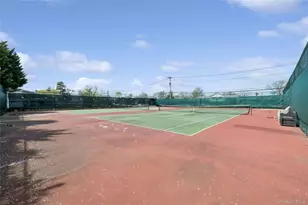 156 Southgate Cir, Massapequa Park, NY 11762 - Photo 44