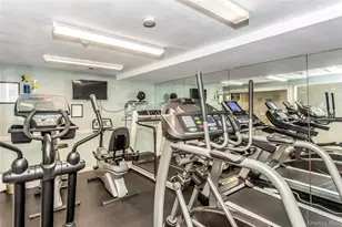 156 Southgate Cir, Massapequa Park, NY 11762 - Photo 36